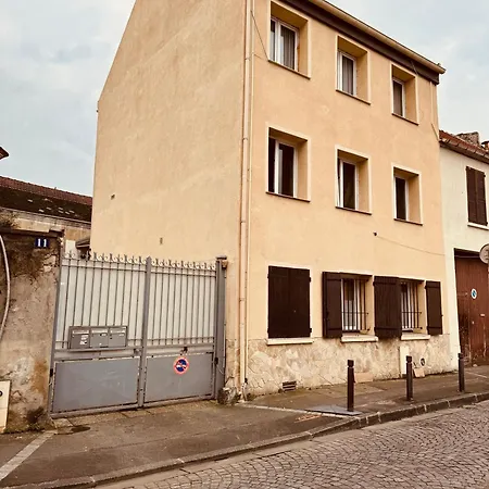 Apartament * Stains